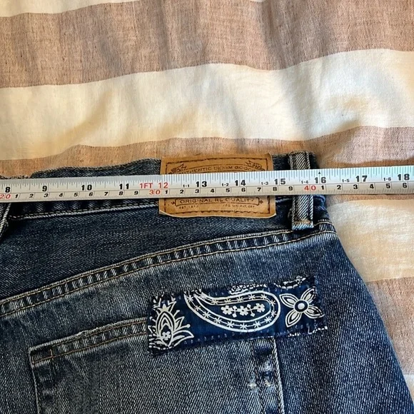 Ralph Lauren Polo
Avery Boyfriend Crop Distressed
Patchwork Jeans size 27 - Picture 14 of 17